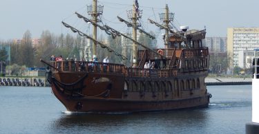 bateau gallion en mer