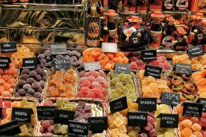 stand de fruits secs et bonbons