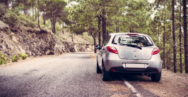 voiture sur la route