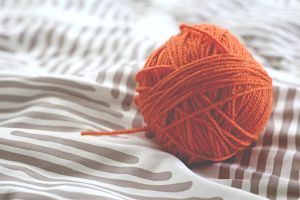 pelote de laine orange
