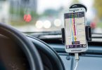 application de navigation d'un téléphone dans une voiture