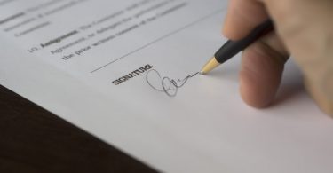 Signature d'un contrat de location